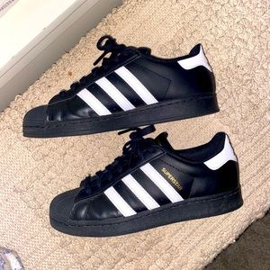 Adidas superstars